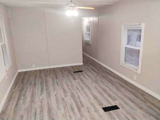 Photo - 1100 W Locust St