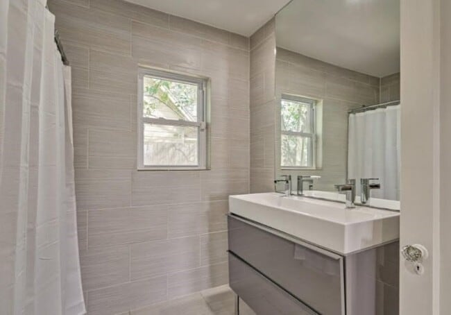 Photo - 4923 Leeland St