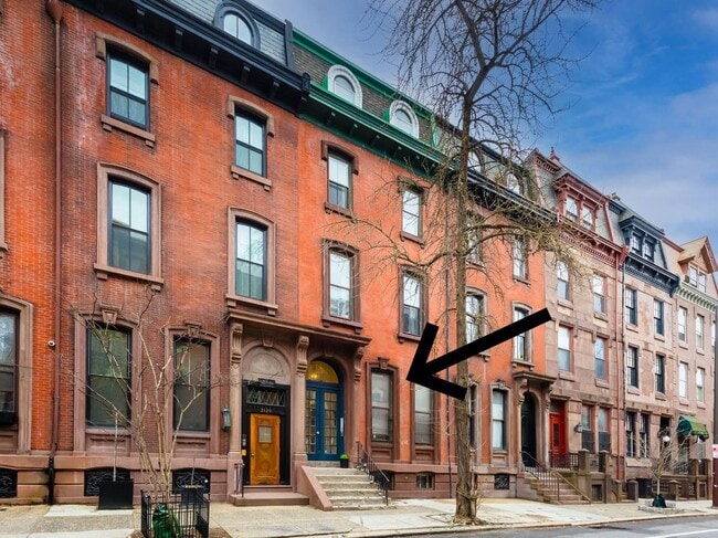 Photo - 2122 Spruce St