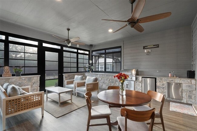 Photo - 225 Escarpment Wy