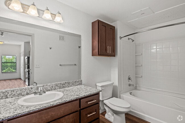 1BR, 1BA - 756SF - Bathroom - Volar Apartments