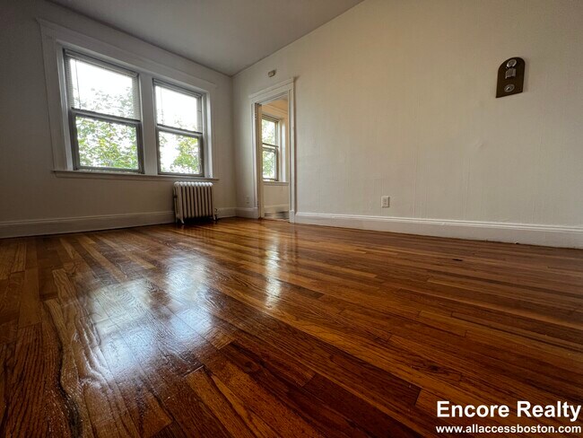 120 Brainerd Rd Unit 18