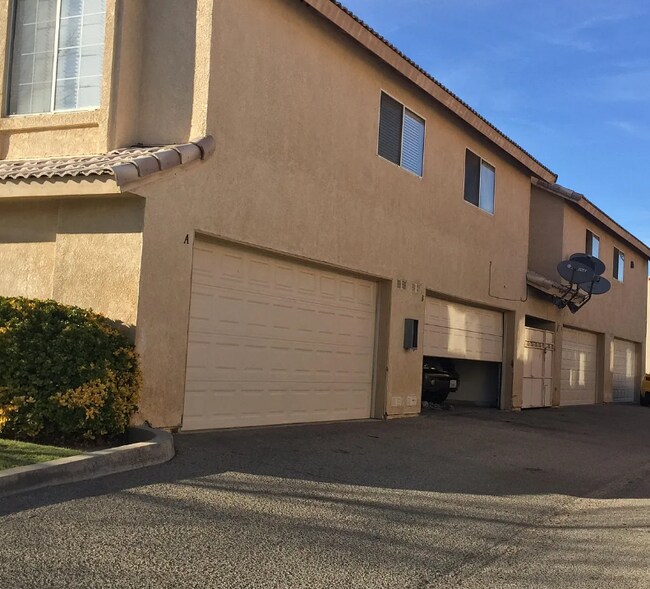 Photo - 1639 Orchid Ln