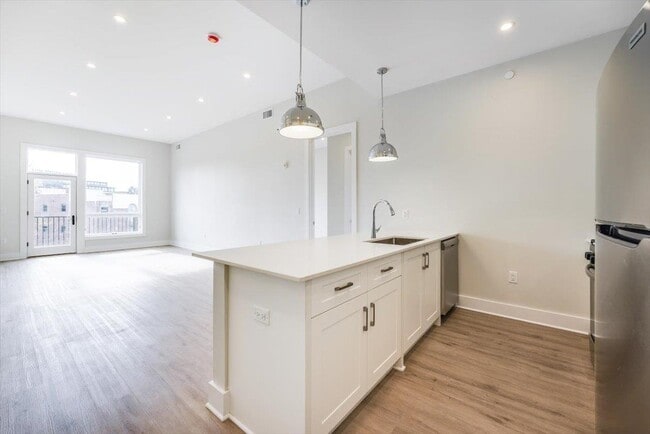 Photo - 667-665 Grand St Unit 306