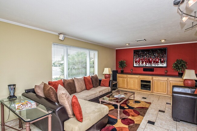 Photo - 4406 N Dromedary Rd