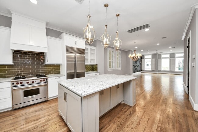 Building Photo - 12790 Yorkstone Dr