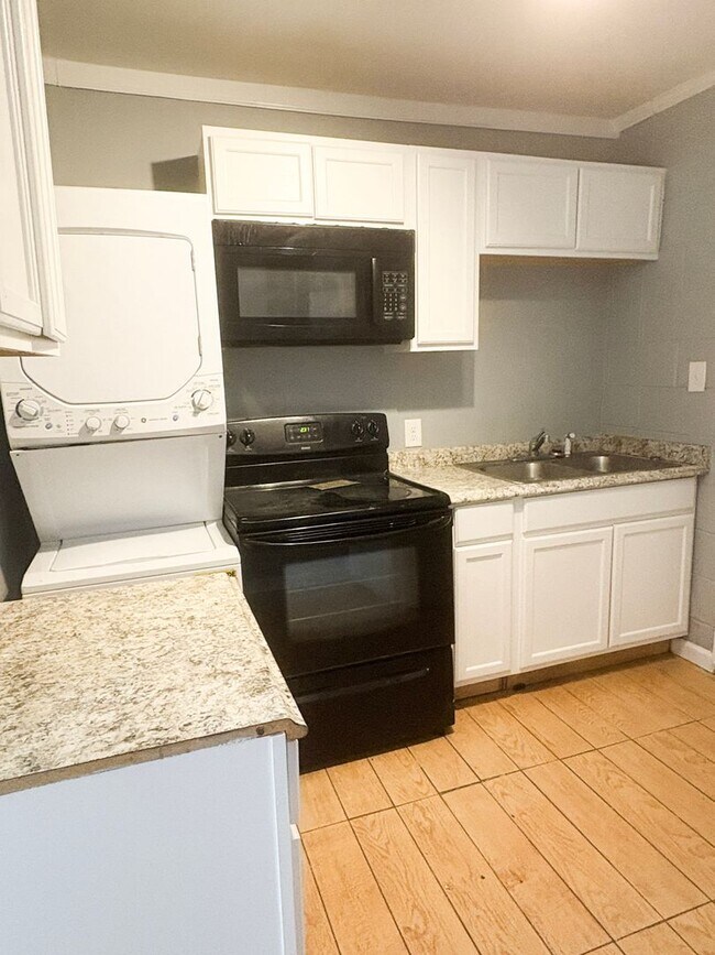 Photo - 501 Weaver St Unit 1