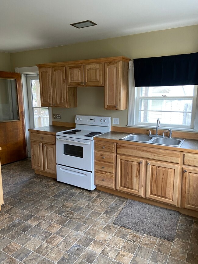 Photo - 206 S Higbee St Unit Lower