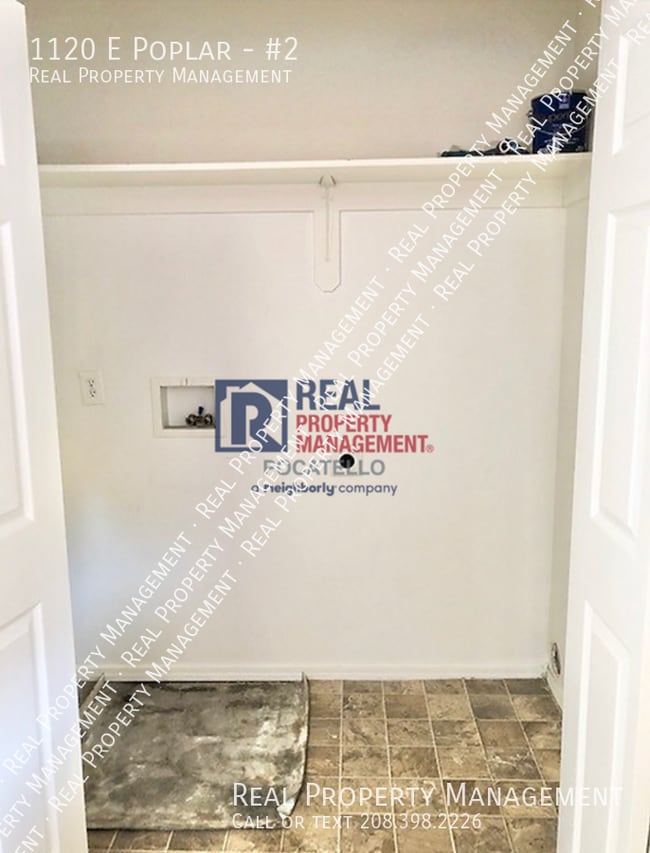 Photo - 1120 E Poplar St Unit #2