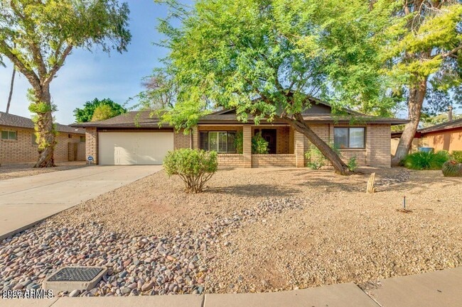 Building Photo - 1536 E Gemini Dr
