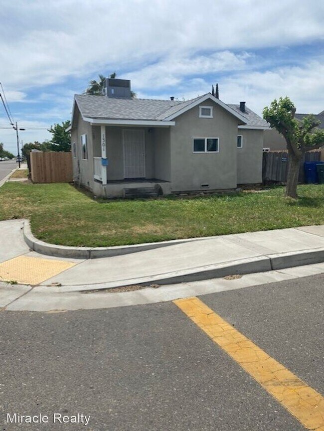 2 br, 1 bath House - 1301 S Orange Ave - 2 br, 1 bath House - 1301 S Orange Ave