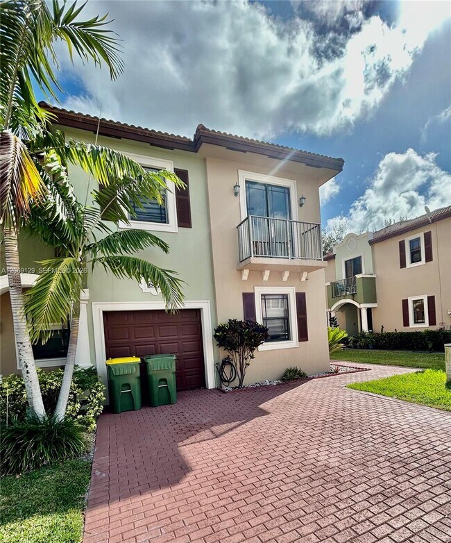 Photo - 607 NE 35th Ave