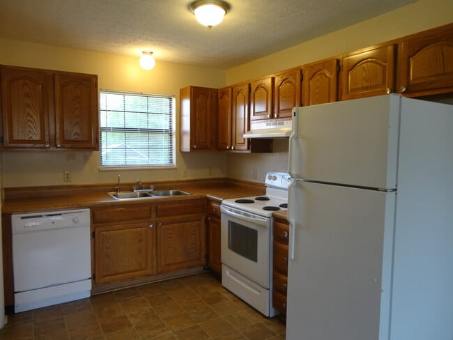 Photo - 2 Bedroom Duplex – Move-In Ready!