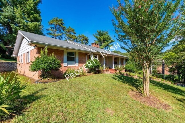 Building Photo - 303 Windmere Dr Rental