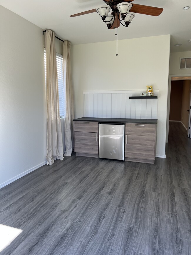 Building Photo - 12127 W Lone Tree Trl Unit Casita Rental