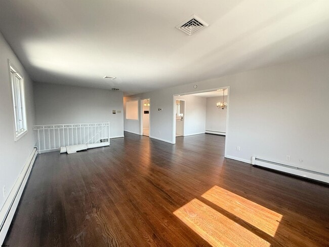 303 Windsor Dr
