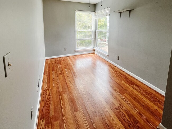 Photo - 1440 Seneca Dr