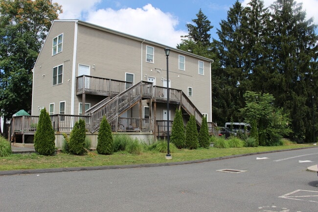 Building Photo - 142 Park St Unit 2 Rental