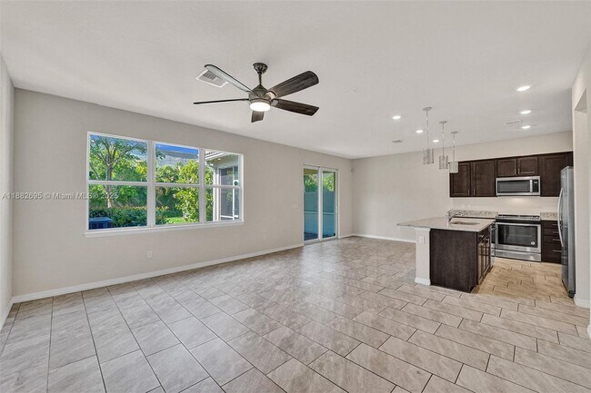 Building Photo - 4764 Eucalyptus Dr Rental
