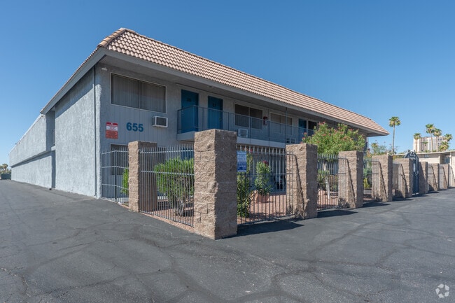 Primary Photo - Sugartree Apartments