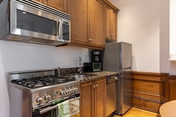 Building Photo - 1609 Tremont St Unit 1