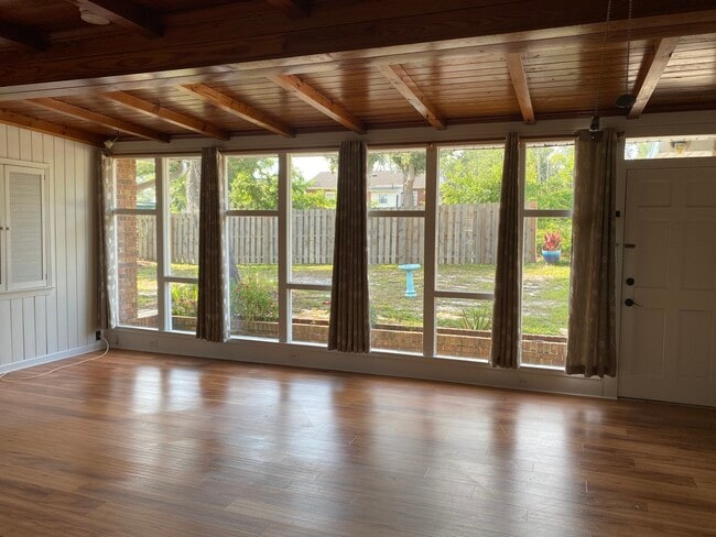 Photo - 1207 Dewitt St