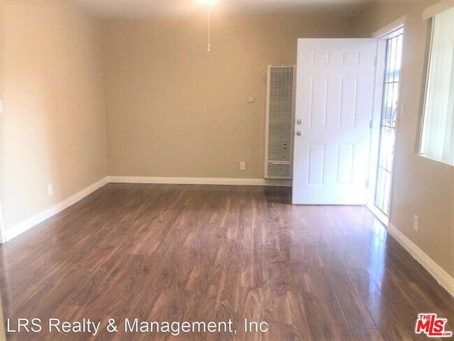 Building Photo - 18321 Malden St Unit 4 Rental