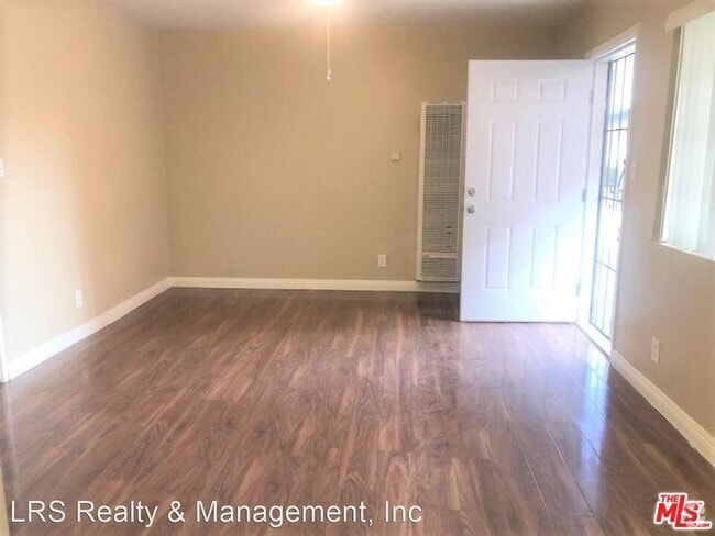 Building Photo - 18321 Malden St Unit 4 Rental