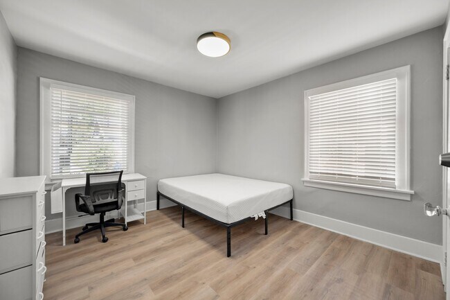 Photo - 4525 5th Ave NE Unidad U