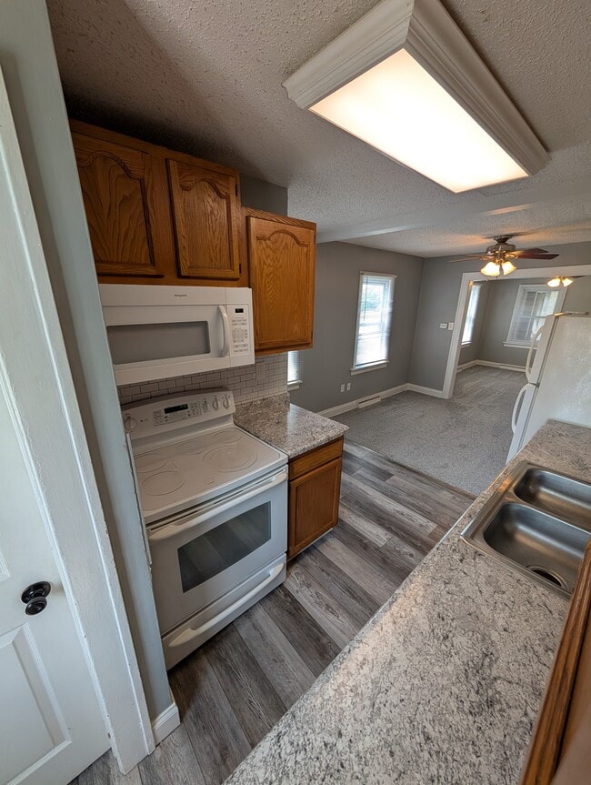Photo - 404 S Mc Clun St