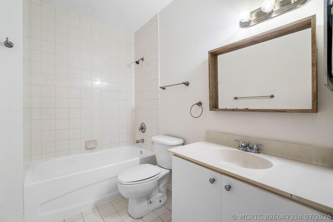 1161 Golden Lakes Blvd Unit 1325