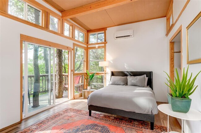 Building Photo - 5323 Downs Dr