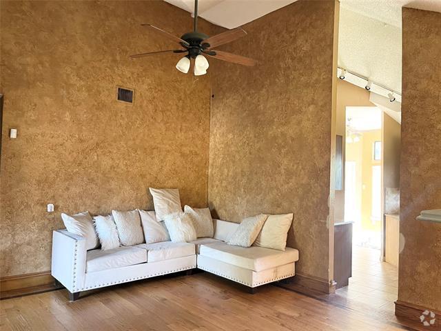 Building Photo - 13118 Rustic Cir Rental