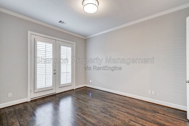 Photo - 1215 W 24th St