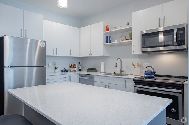 2 BR, 2 BA - 1070 SF