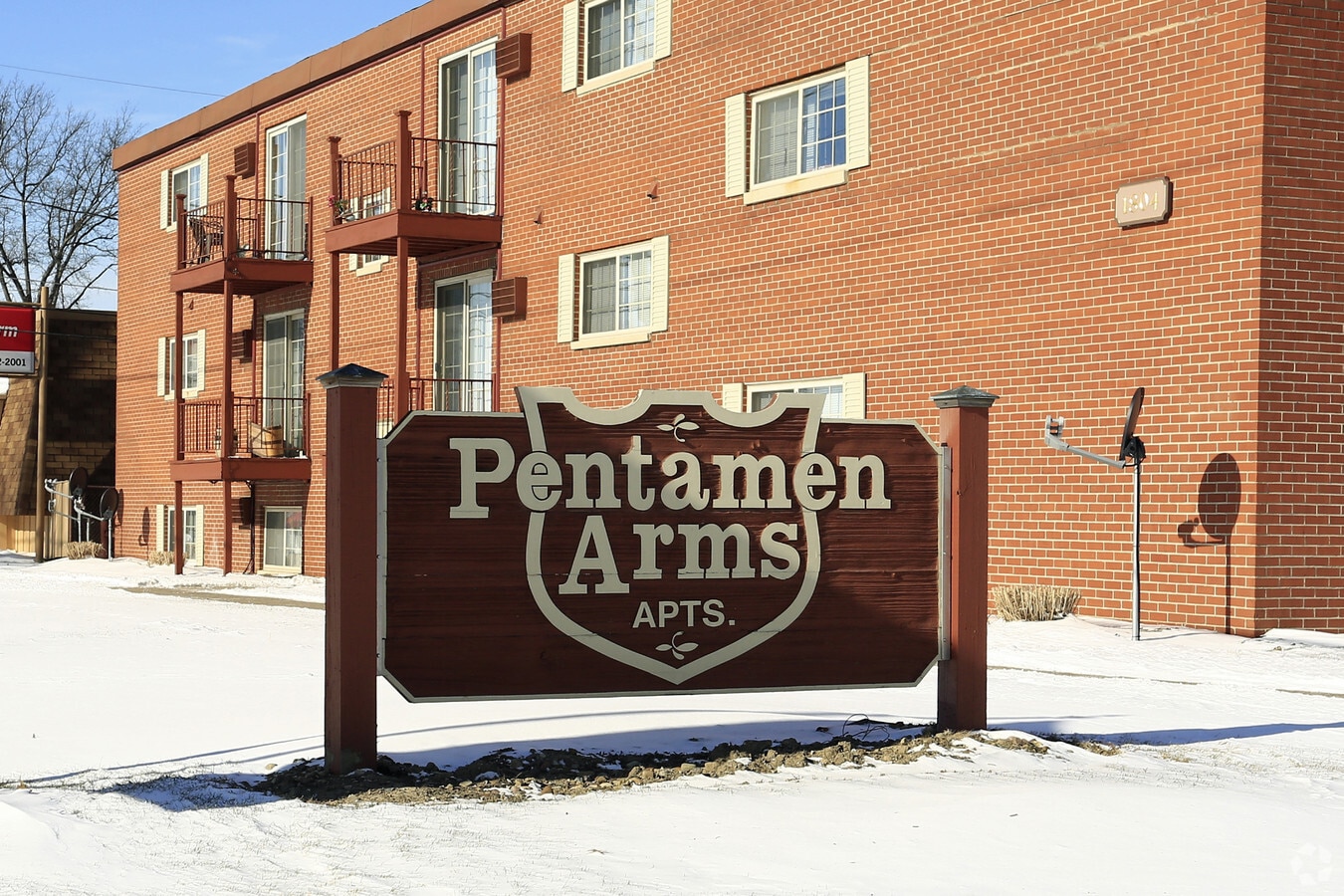 Photo - Pentamen Arms