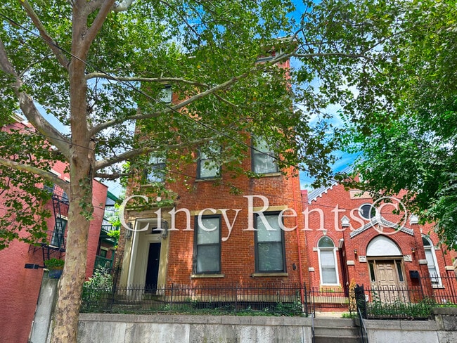 Building Photo - 422 Clark St Unit 3 Rental