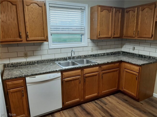 Photo - 726 Luke SW Dr