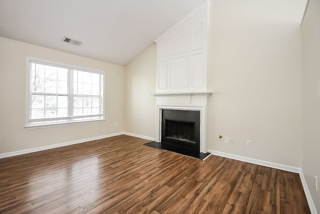 Photo - 519 Bass Chase NW