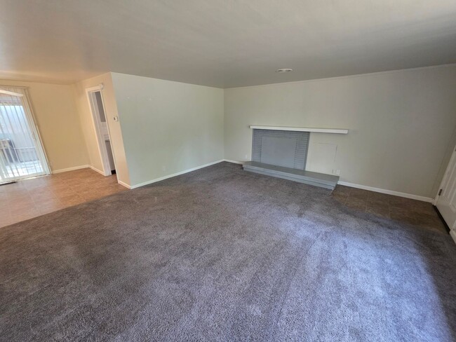Photo - 1190 W 18th Ave Unidad 1190