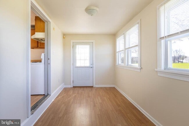 Photo - 230 Landing St