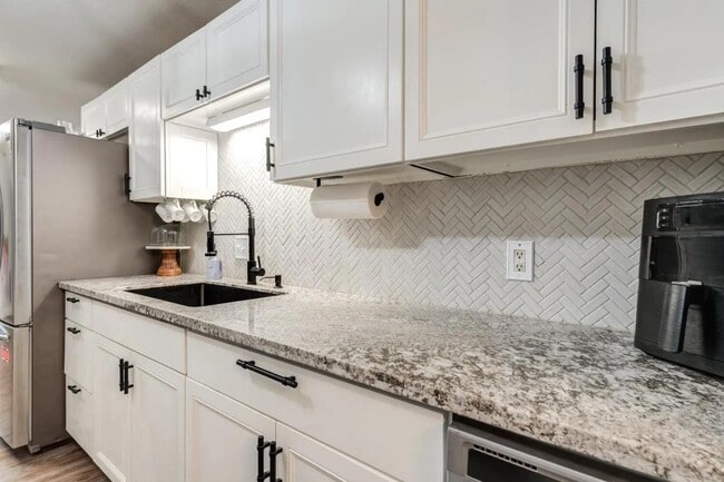 Photo - 2407 46th St