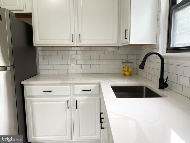 Photo - 230 Almonesson Rd