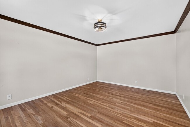 Photo - 3145 Matlock Dr