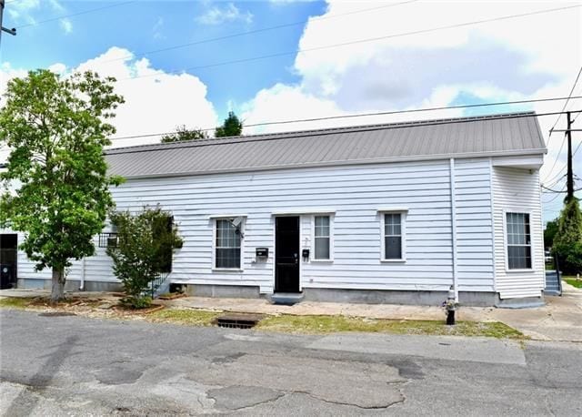 Building Photo - 2200 Valence St Rental