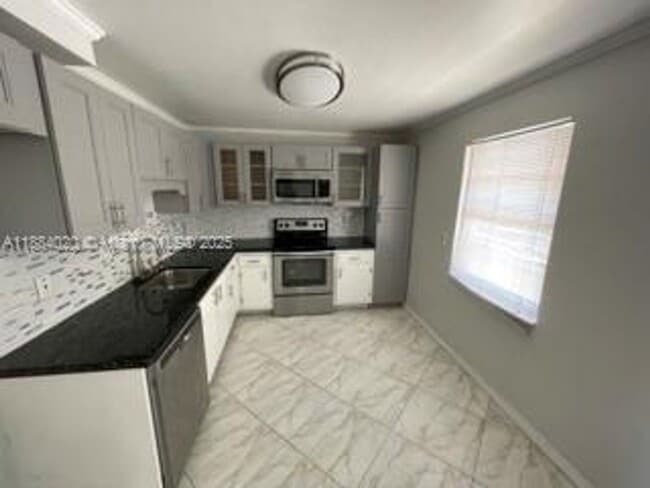 Building Photo - 3960 Oaks Clubhouse Dr