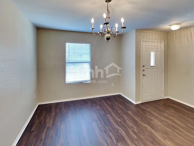 Photo - 8018 Silver Grove