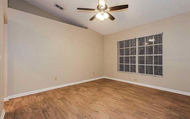 Photo - 620 Palmore Ct