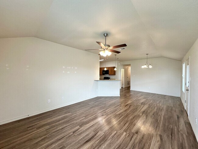 Photo - 906 Childress Dr