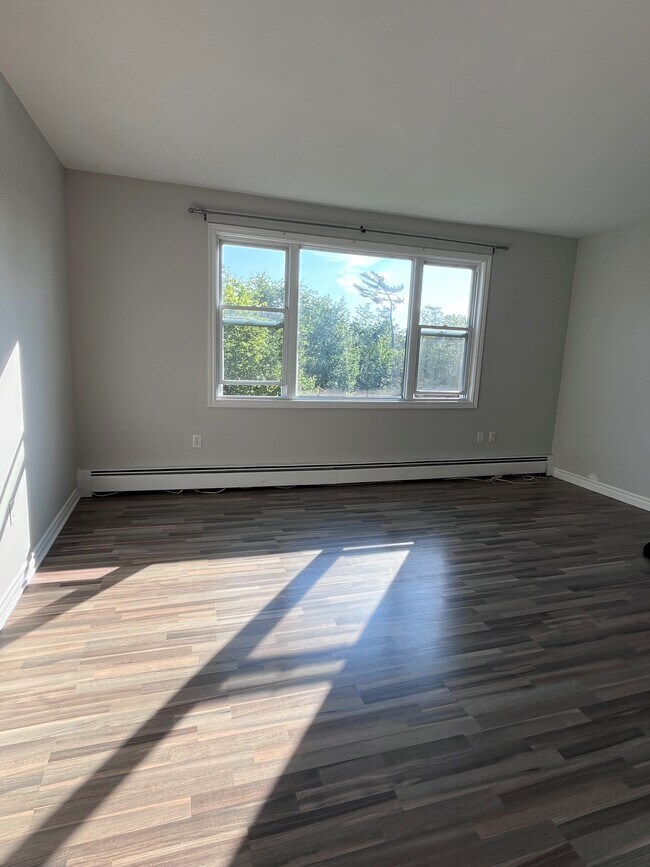 Photo - SPACIOUS RENOVATED TWO BEDROOM APARTMENT - COLE HARBOUR Unité 10